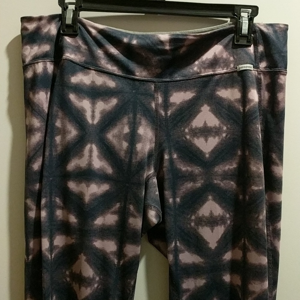 Patagonia tie-dye capilene yoga leggings